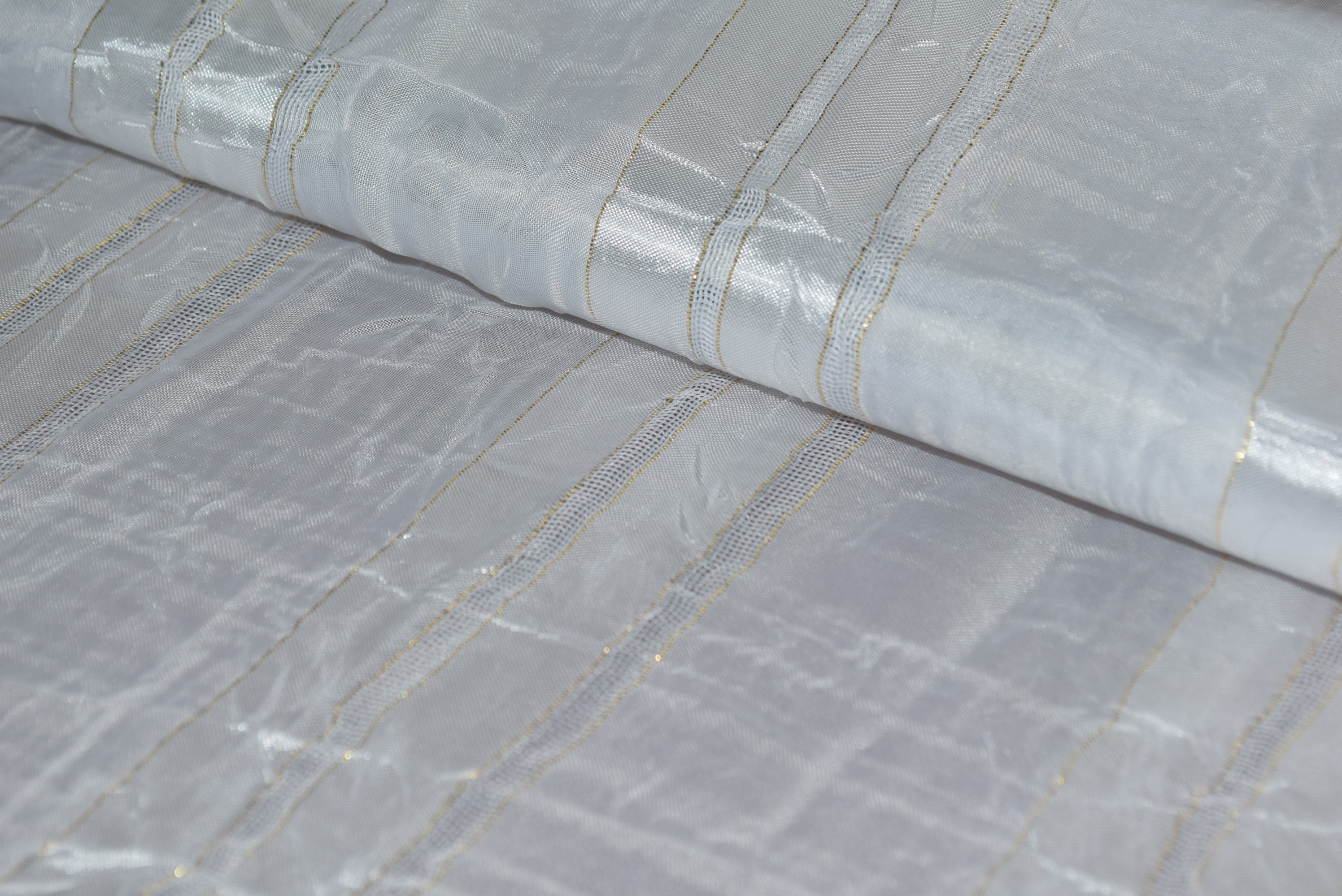 2818 полоса с люриксом золото (типа афина) цвет белый